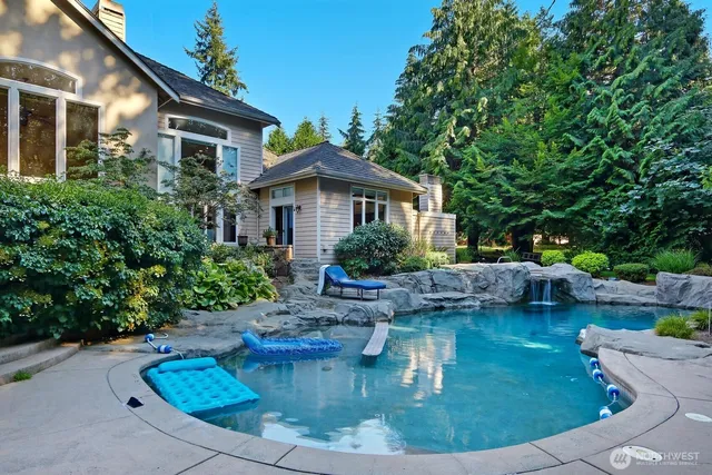 $3,380,000 | 6413 163rd Place Southeast, Bellevue, WA 98006