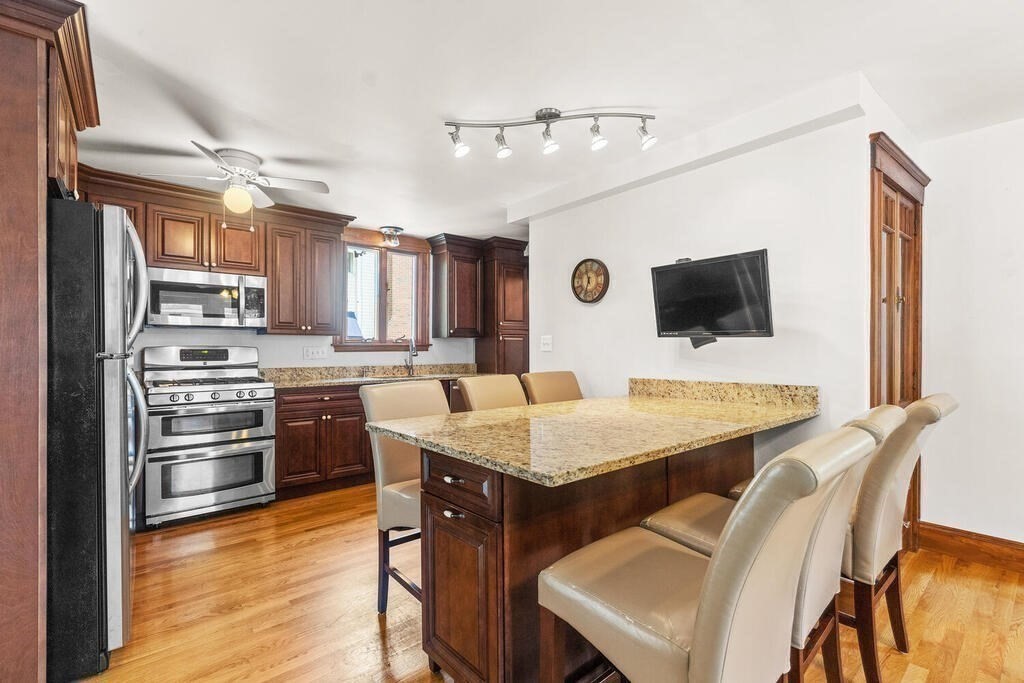 33 Pilgrim Road Milton, MA 02186 - Photo 19 of 42 Gallery Image 19