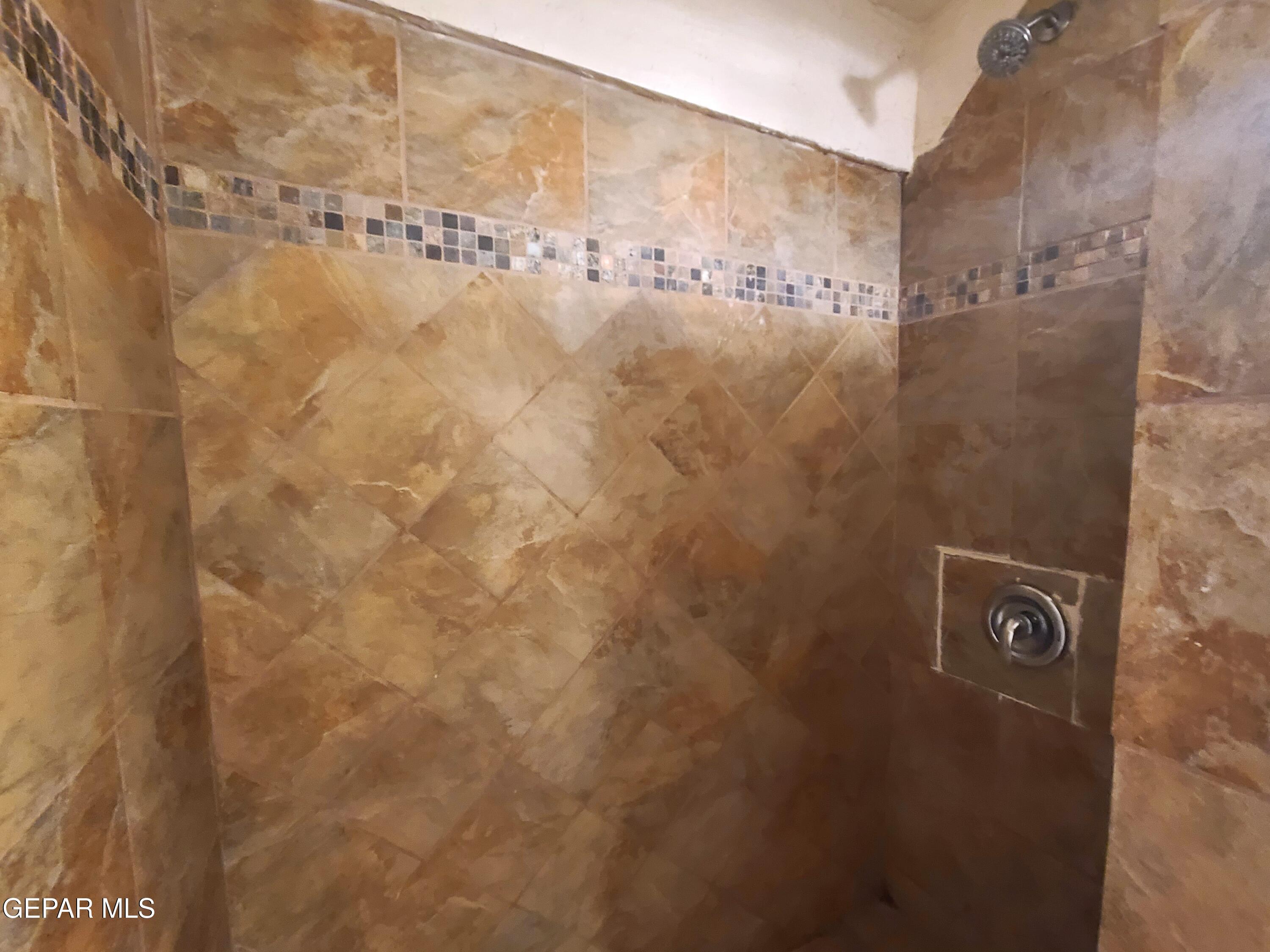 1714 Banker Road Canutillo, TX 79835 - Photo 24 of 78 Guest Bathroom