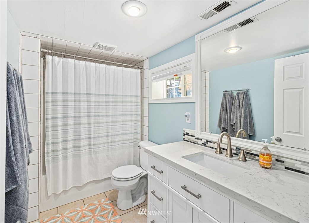 3753 Southwest 100th Street Seattle, WA 98146 - Photo 14 of 20 Gallery Image 14