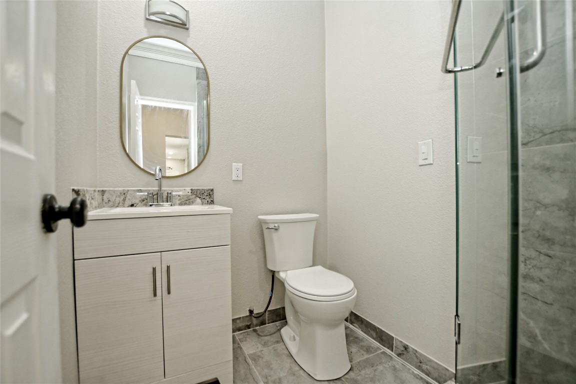 15701 Pumpkin Ridge Drive Austin, TX 78717 - Photo 27 of 37 Bathroom3