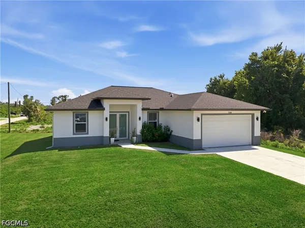 $1,900 | 3705 Kelsey Street, Fort Myers, FL 33905