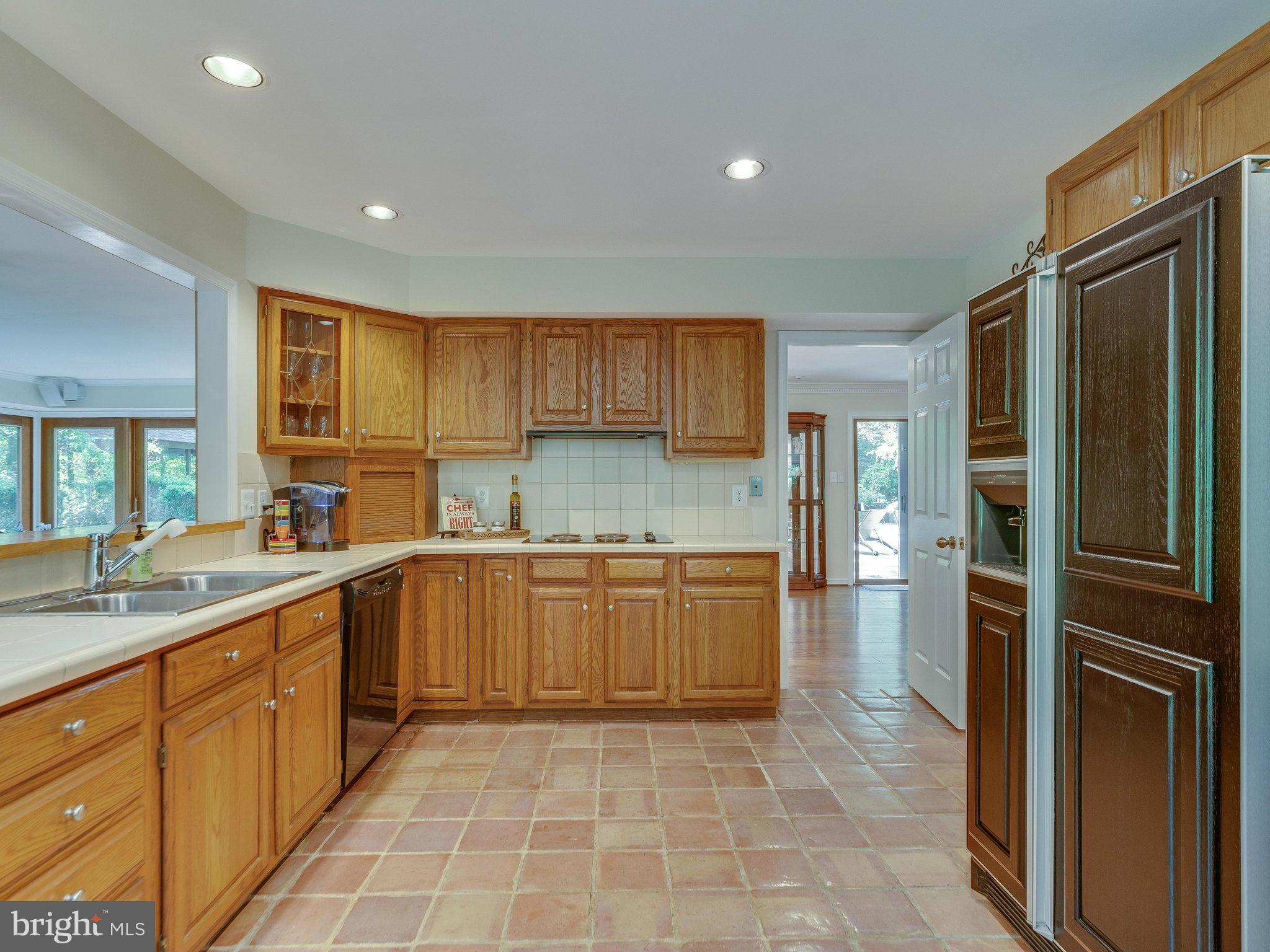 10901 Lawyers Road Reston, VA 20191 - Photo 6 of 30 Kitchen