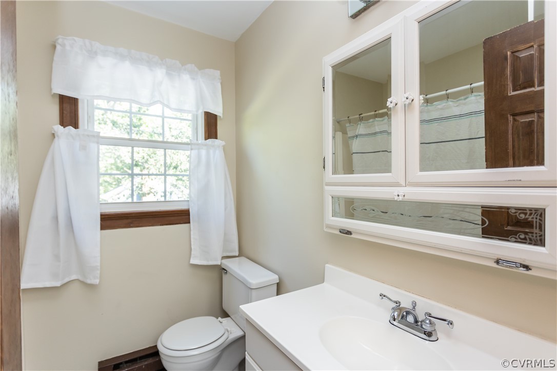 101 Mistywood Road Chesterfield, VA 23236 - Photo 28 of 40 Upstairs Full Bath