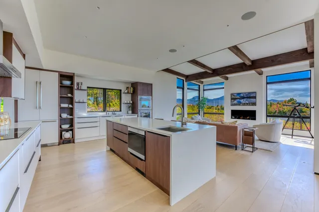 $2,575,000 | 289 Ledgewood Drive, Bethlehem, NH 03574