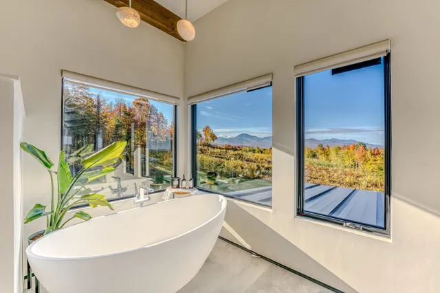 $2,575,000 | 289 Ledgewood Drive, Bethlehem, NH 03574