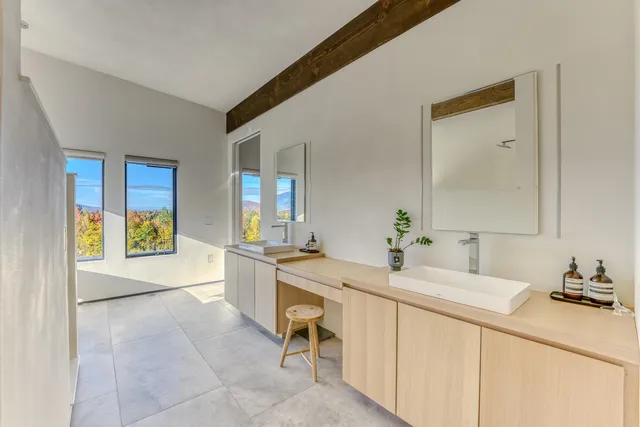 $2,575,000 | 289 Ledgewood Drive, Bethlehem, NH 03574