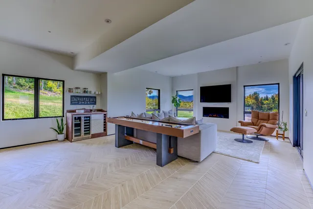 $2,575,000 | 289 Ledgewood Drive, Bethlehem, NH 03574