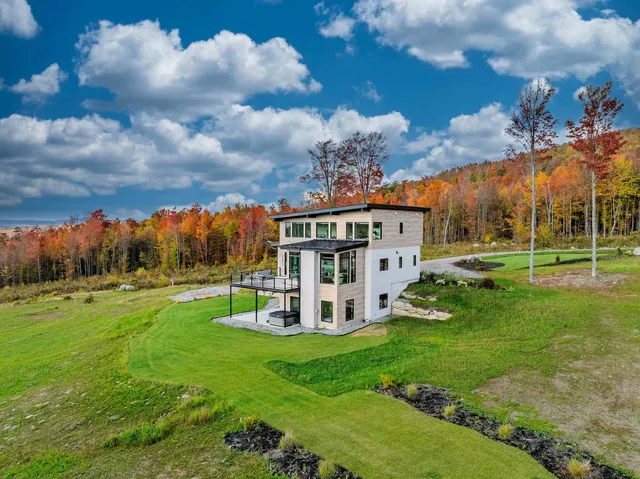 $2,575,000 | 289 Ledgewood Drive, Bethlehem, NH 03574