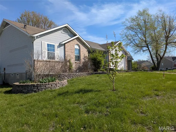 $345,000 | 1208 Colby Drive, St. Peters, MO 63376