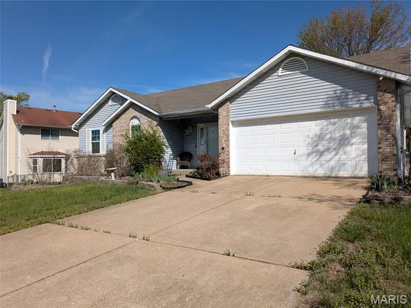 $345,000 | 1208 Colby Drive, St. Peters, MO 63376