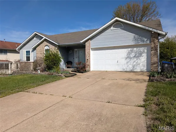 $345,000 | 1208 Colby Drive, St. Peters, MO 63376