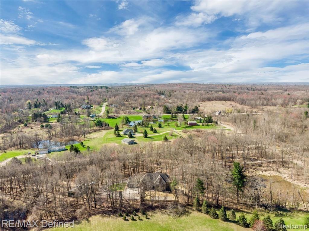 2222 Hosner Road Oxford, MI 48370 - Photo 10 of 60 2222 Hosner Rd Oxford MI 48370-large-032-20-2222 Hosner Addison Twp00020-1336x1000-72dpi.jpg