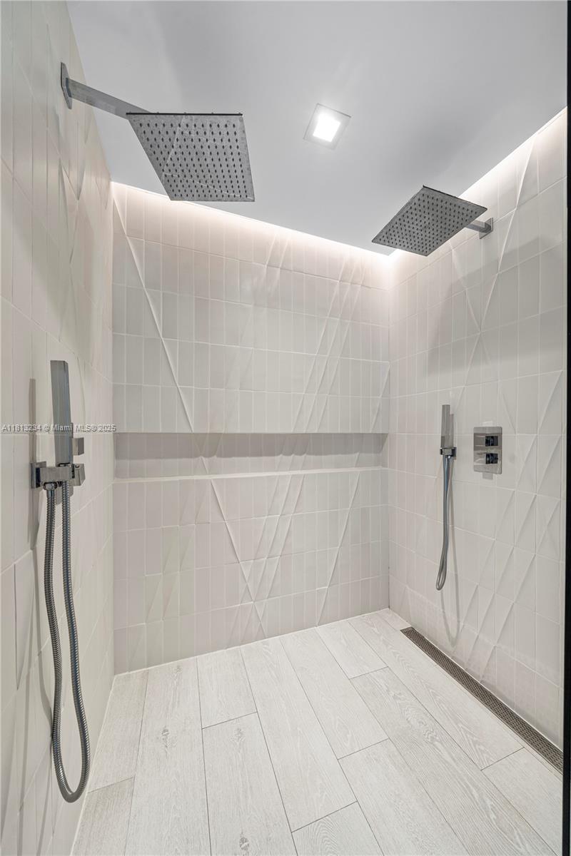 1500 Ocean Drive, Unit 910 Miami Beach, FL 33139 - Photo 37 of 40 a view of bathroom