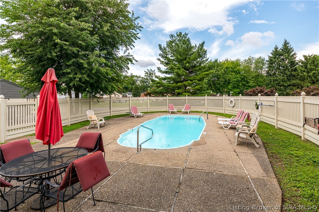 2900 Middle Road, Unit 27 Jeffersonville, IN 47130 - Photo 2 of 26