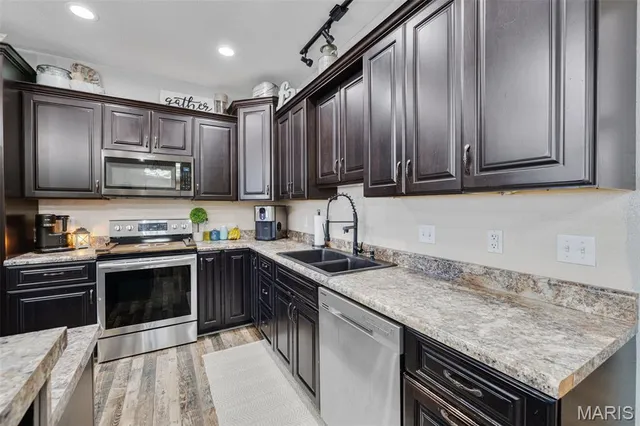 $739,900 | 10076 Puckett Road, Potosi, MO 63664