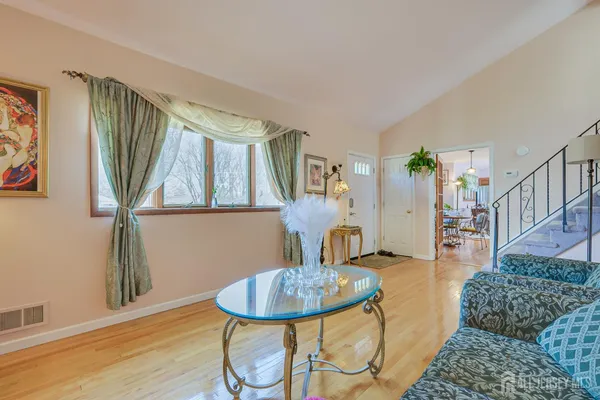 $580,000 | 40 Meeker Avenue, Edison, NJ 08817