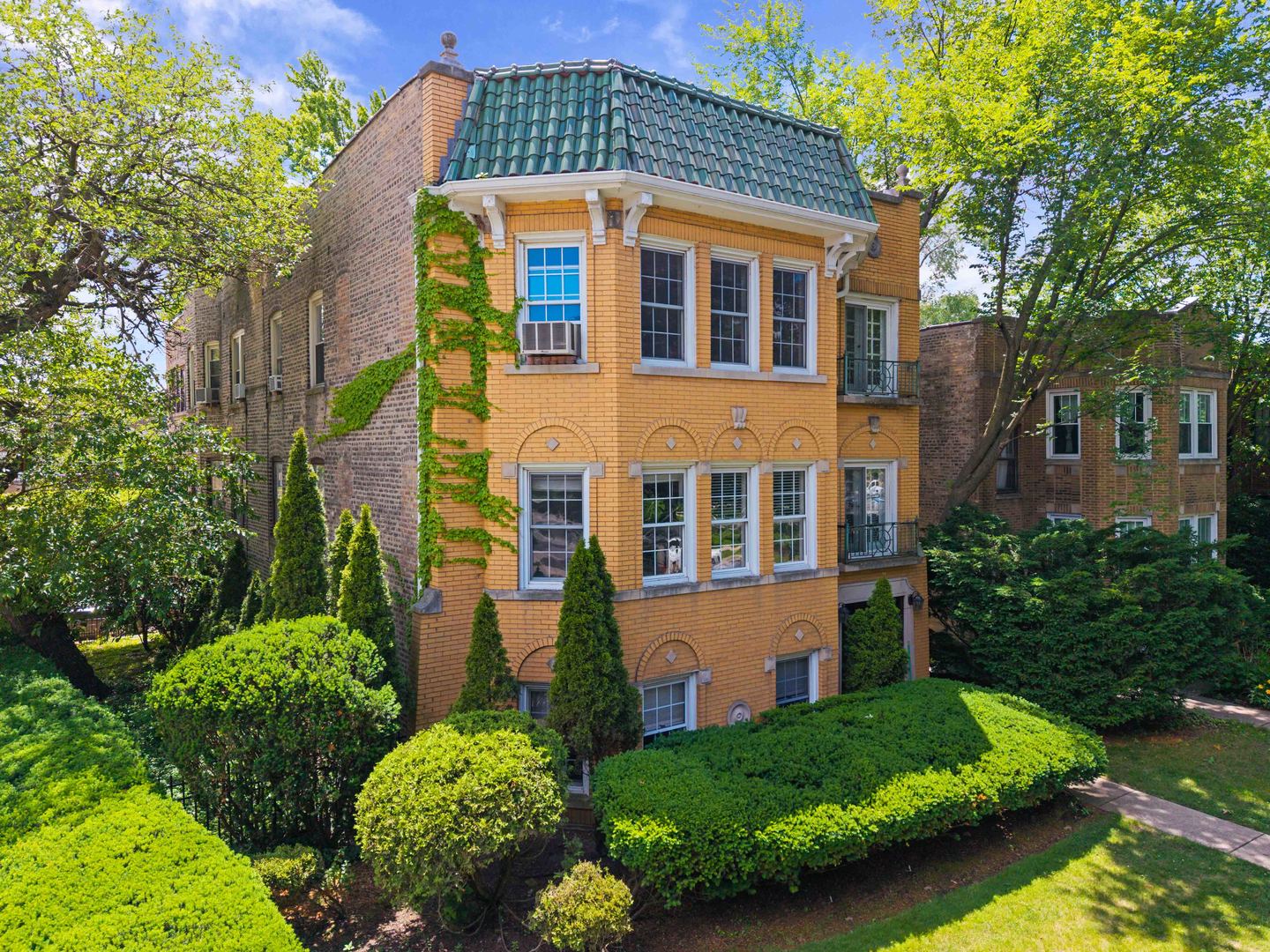 1016 Austin Street Evanston, IL 60202 - Photo 3 of 32