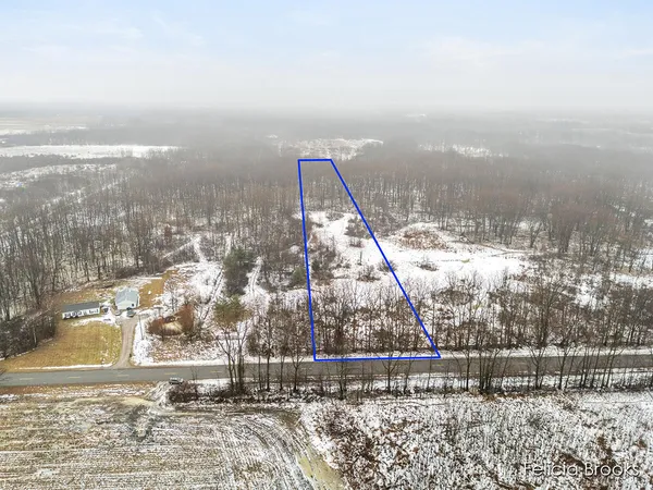 $97,000 | 17580 Pine Lake Avenue Northeast, Sand Lake, MI 49343