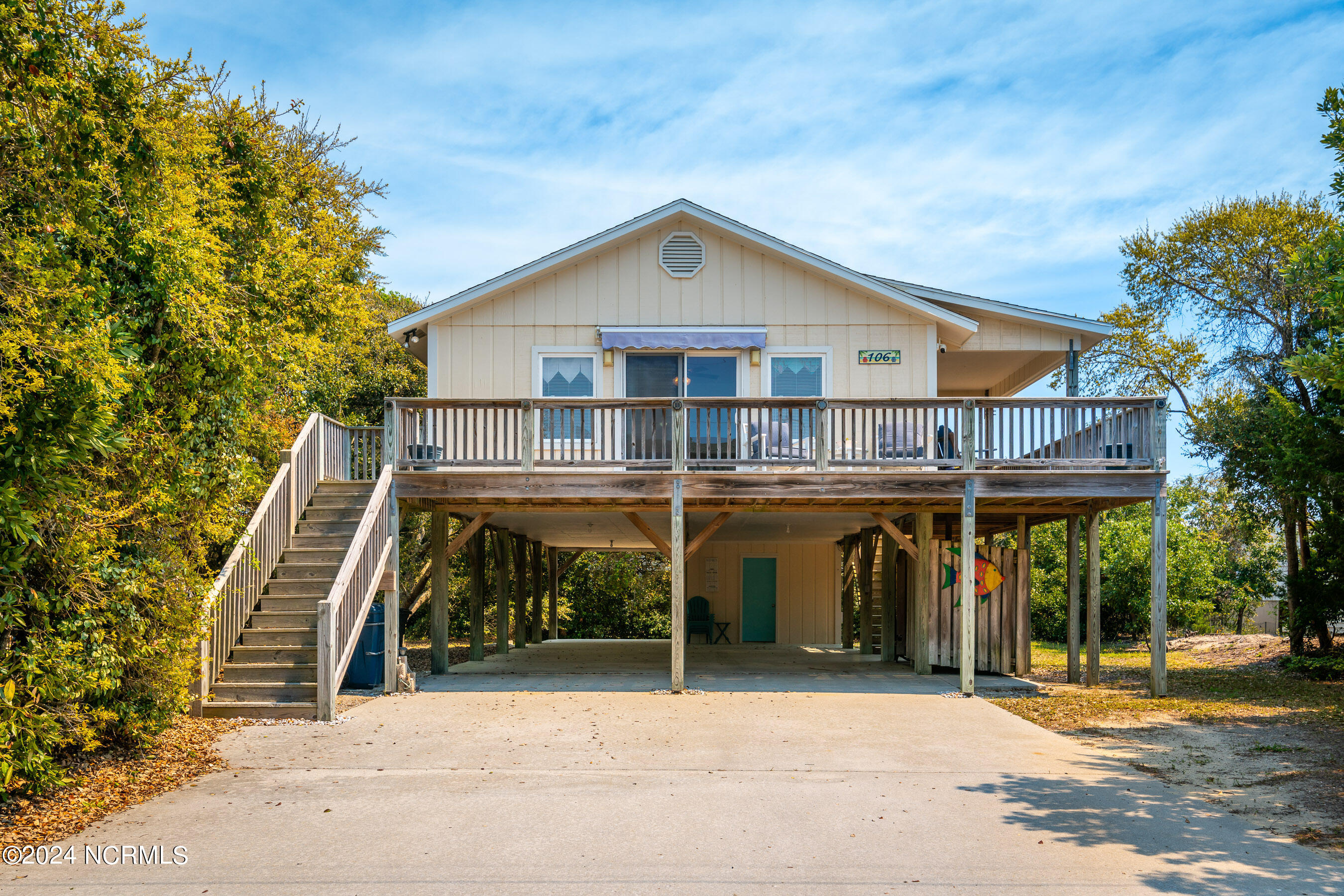 106 Robin Street Emerald Isle, NC 28594 - Photo 5 of 46 20240403 MLS A_Harris 106 Robin St Emera