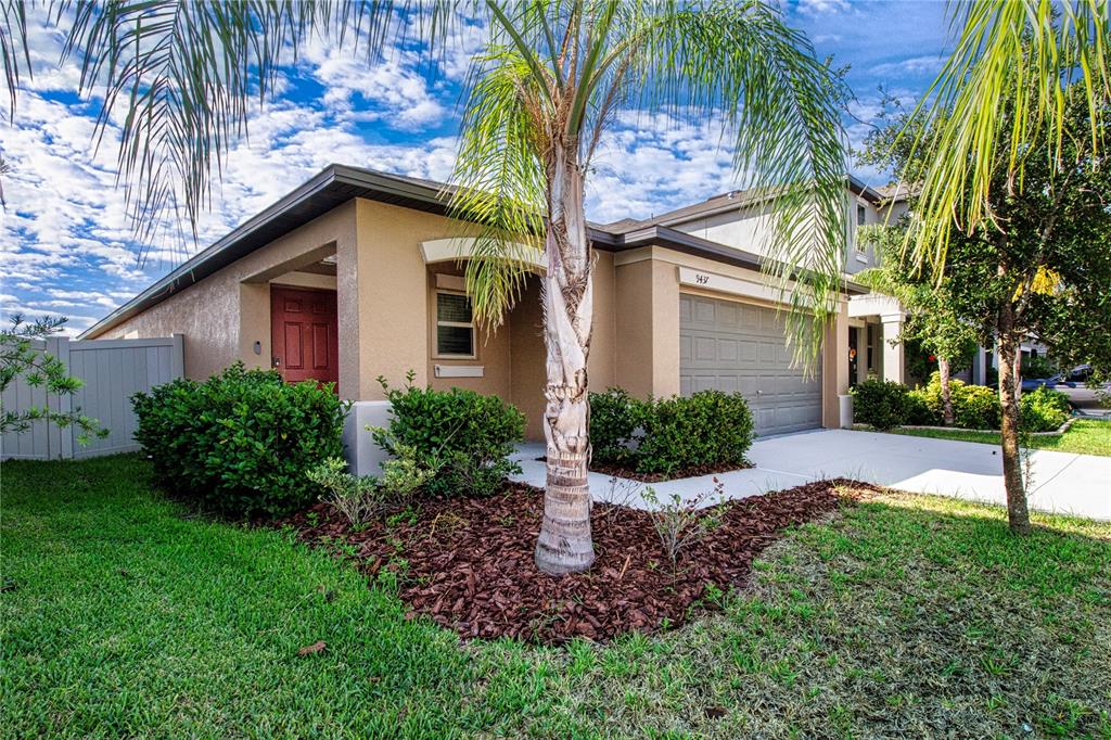 9437 Lemon Drop Loop Sun City Center, FL 33573 - Photo 11 of 86