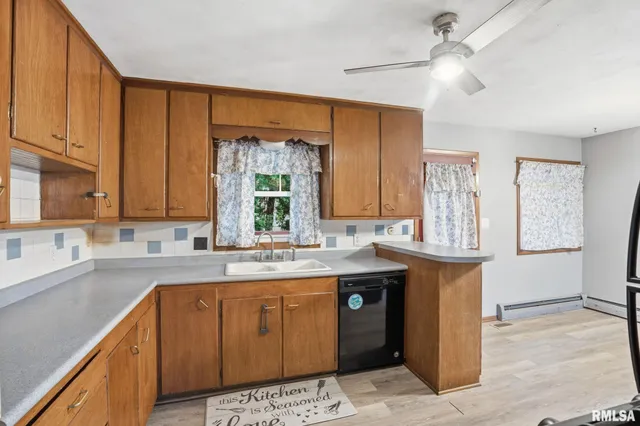 $245,000 | 516 4th Street, Buffalo, IA 52728