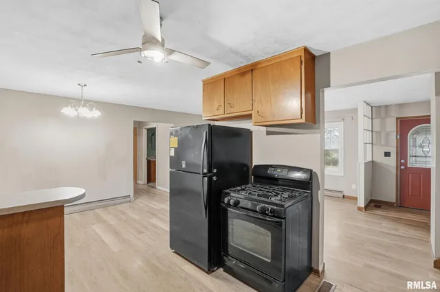 $245,000 | 516 4th Street, Buffalo, IA 52728