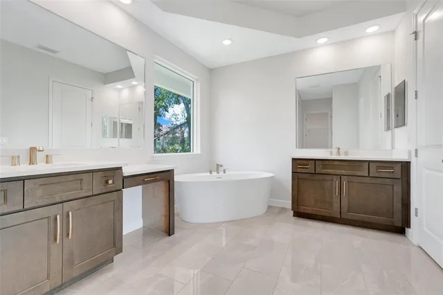 $900,000 | 132 New Leatherwood Drive, Palm Coast, FL 32137