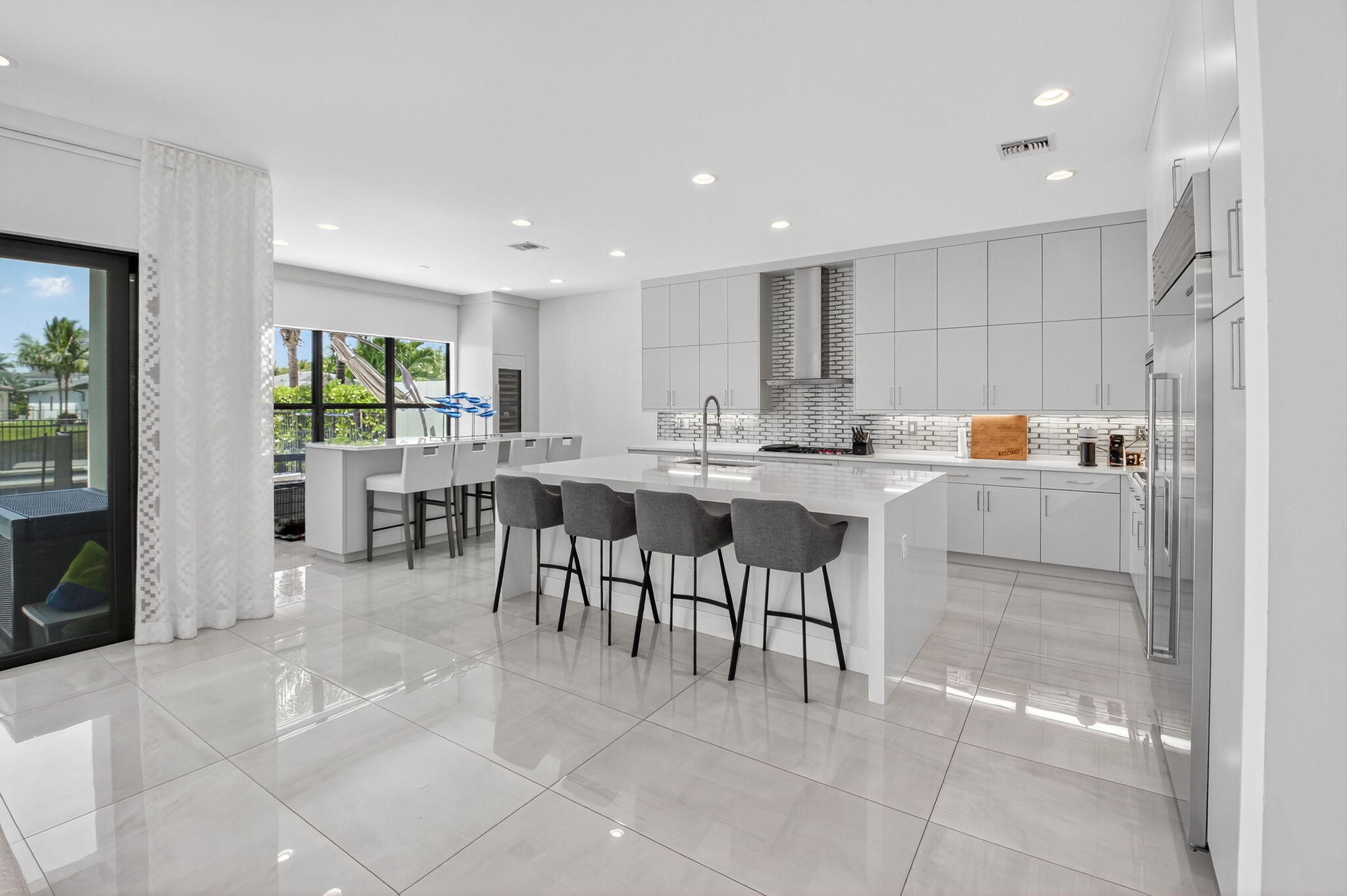 8858 Skyward Street Boca Raton, FL 33496 - Photo 15 of 116 Kitchen with Seating