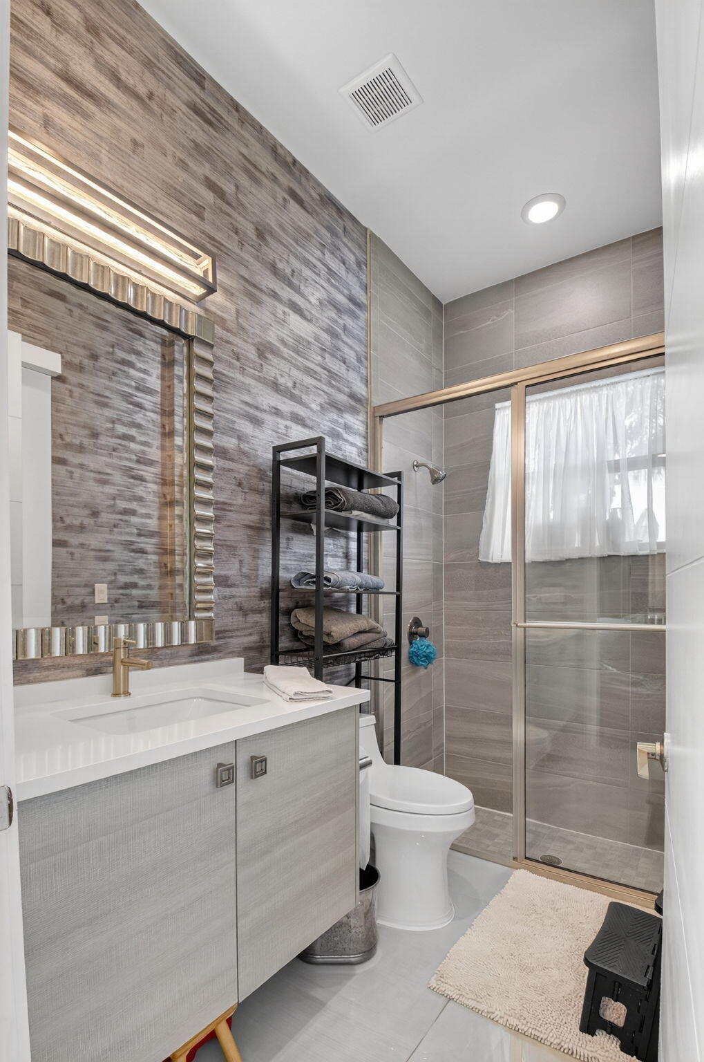 8858 Skyward Street Boca Raton, FL 33496 - Photo 24 of 116 Guest bathroom