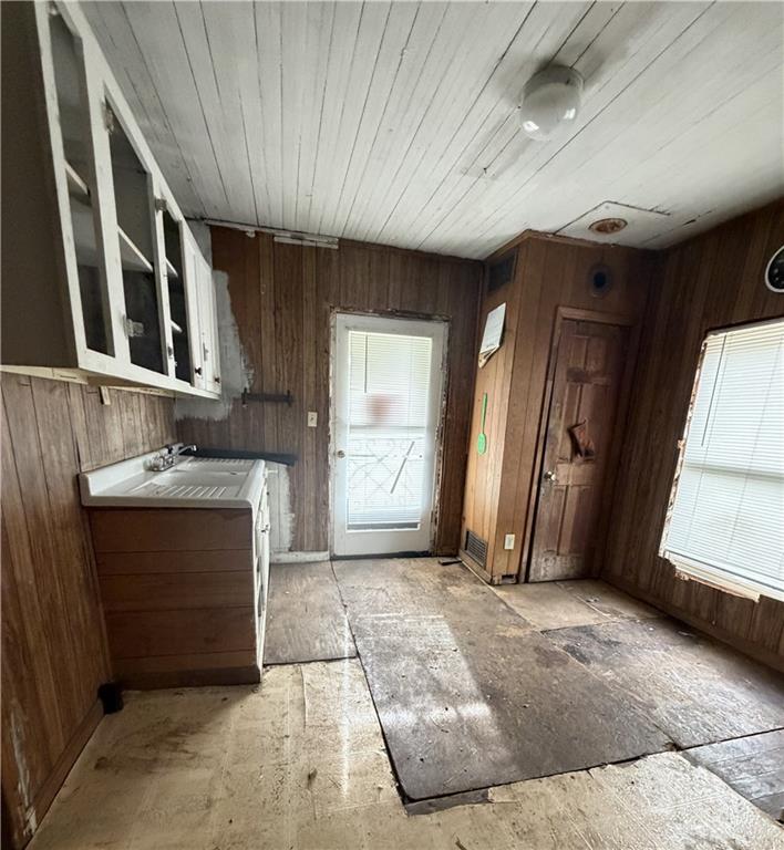 3 Walnut Street Aragon, GA 30104 - Photo 2 of 10 a view of an empty room with a window
