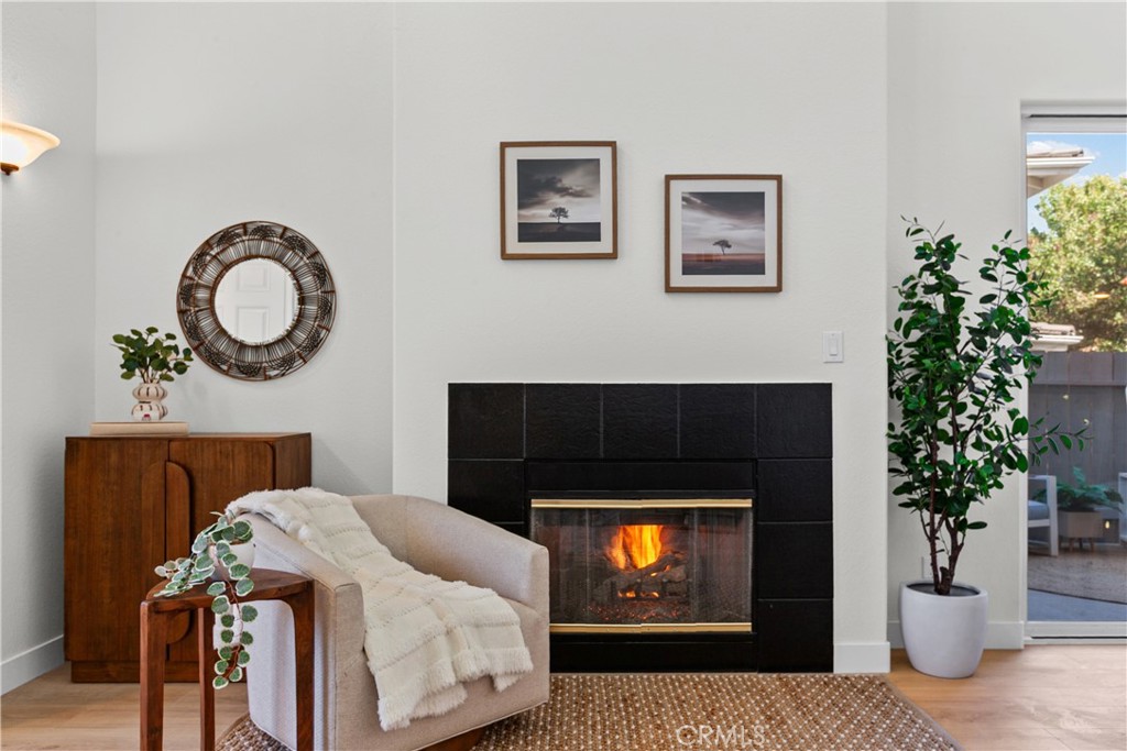 924 Riata Court Paso Robles, CA 93446 - Photo 7 of 46 Gas Fireplace