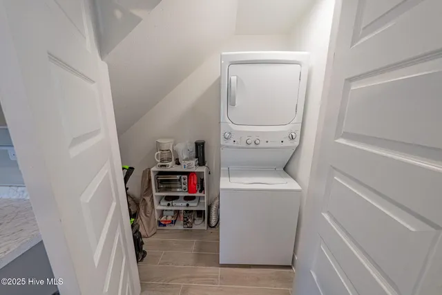 $699,900 | 500 West Eden Street, Kill Devil Hills, NC 27948