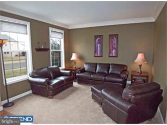 111 Tatham Road Bensalem, PA 19020 - Photo 10 of 12 Living Room