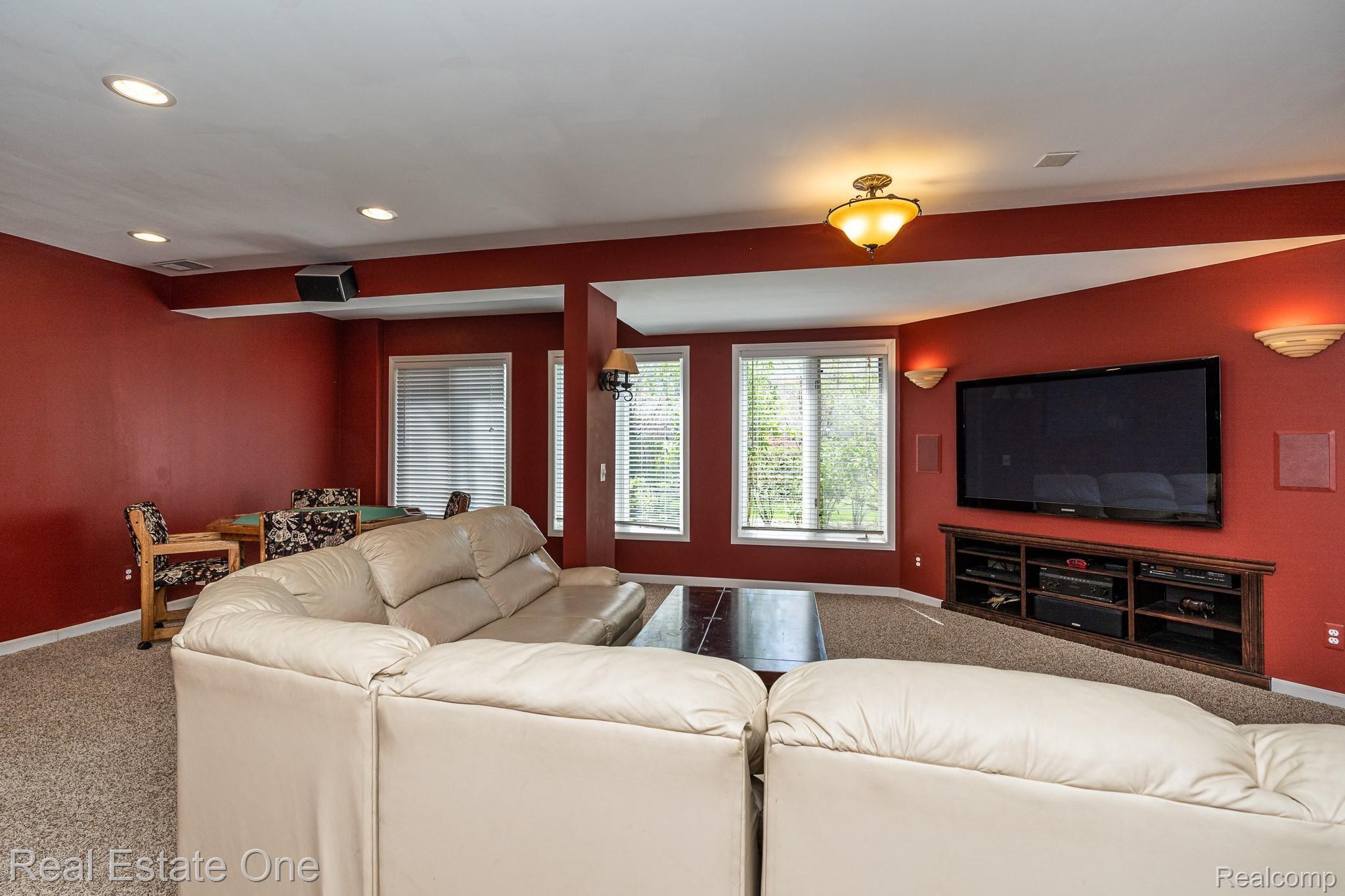 1844 Cloverdale Drive Rochester, MI 48307 - Photo 41 of 62 1844 Cloverdale MLS-W043.jpg