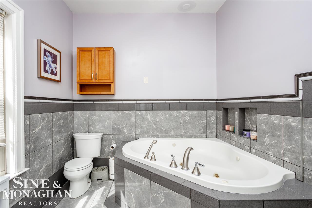 954 Barrington Road Grosse Pointe Park, MI 48230 - Photo 23 of 44