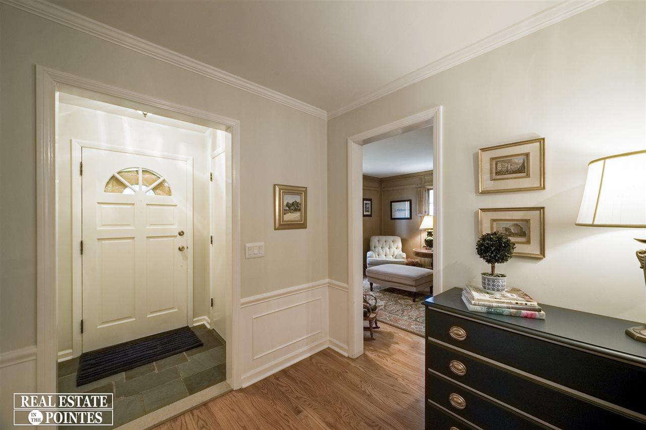 136 Moran Road Grosse Pointe Farms, MI 48236 - Photo 7 of 51