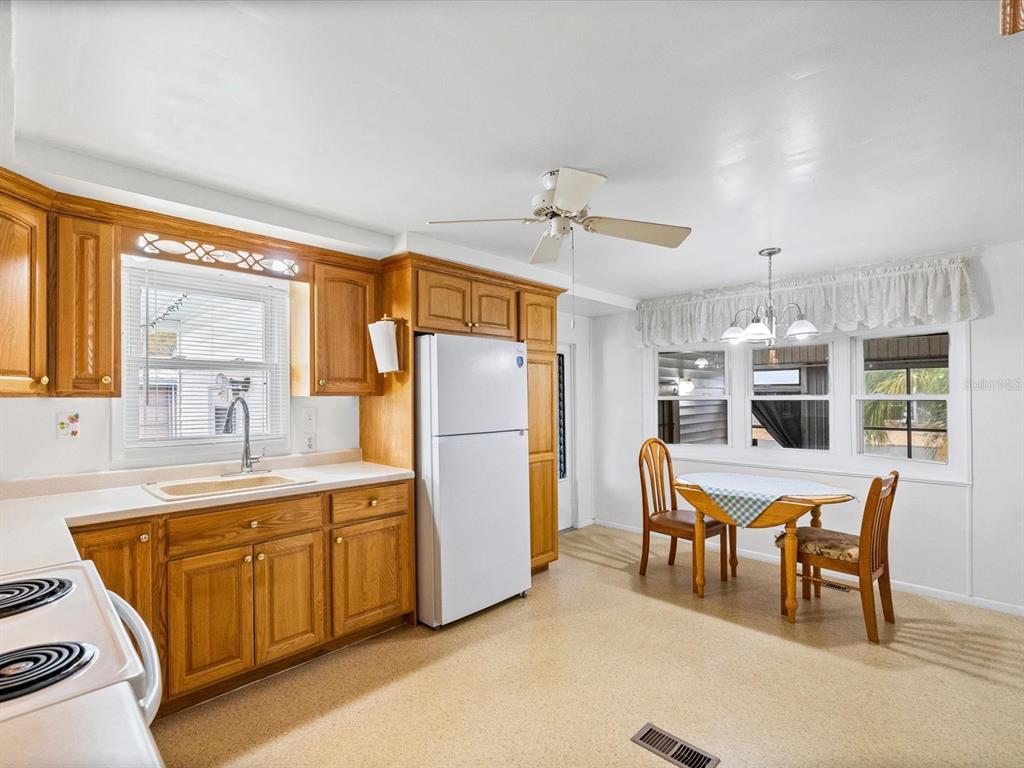 7366 1st Loop Avenue Brooksville, FL 34613 - Photo 16 of 48