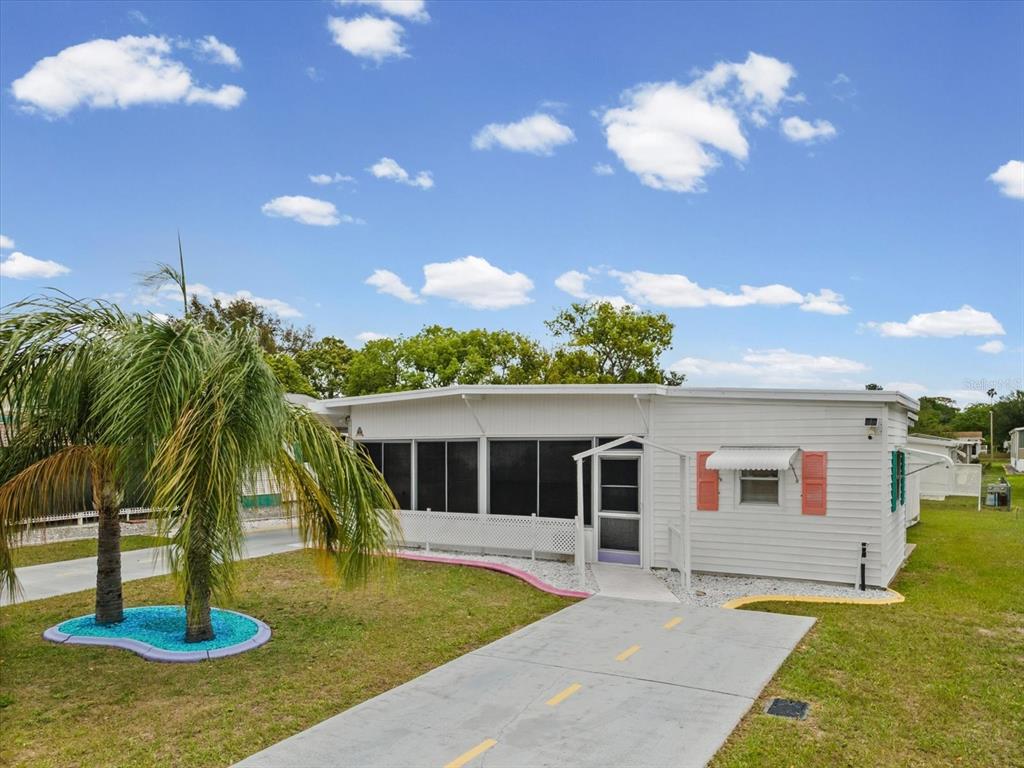 7366 1st Loop Avenue Brooksville, FL 34613 - Photo 2 of 48