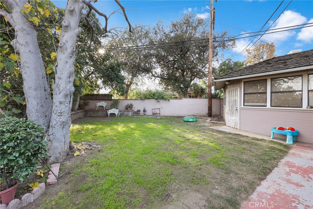 415 Cortez Road Arcadia, CA 91007 - Photo 24 of 27 a backyard of a house with lots of green space