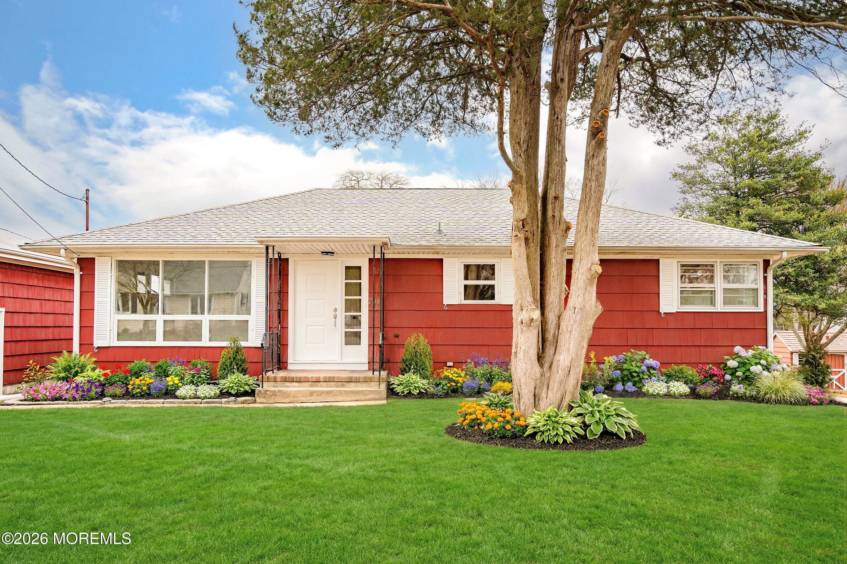 08-Front GRASS LANDSCAPE