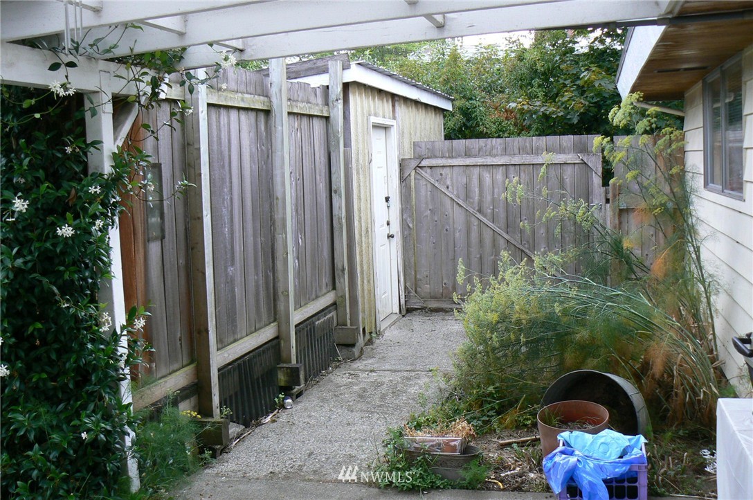 3501 Northeast 11th Place Renton, WA 98056 - Photo 14 of 14