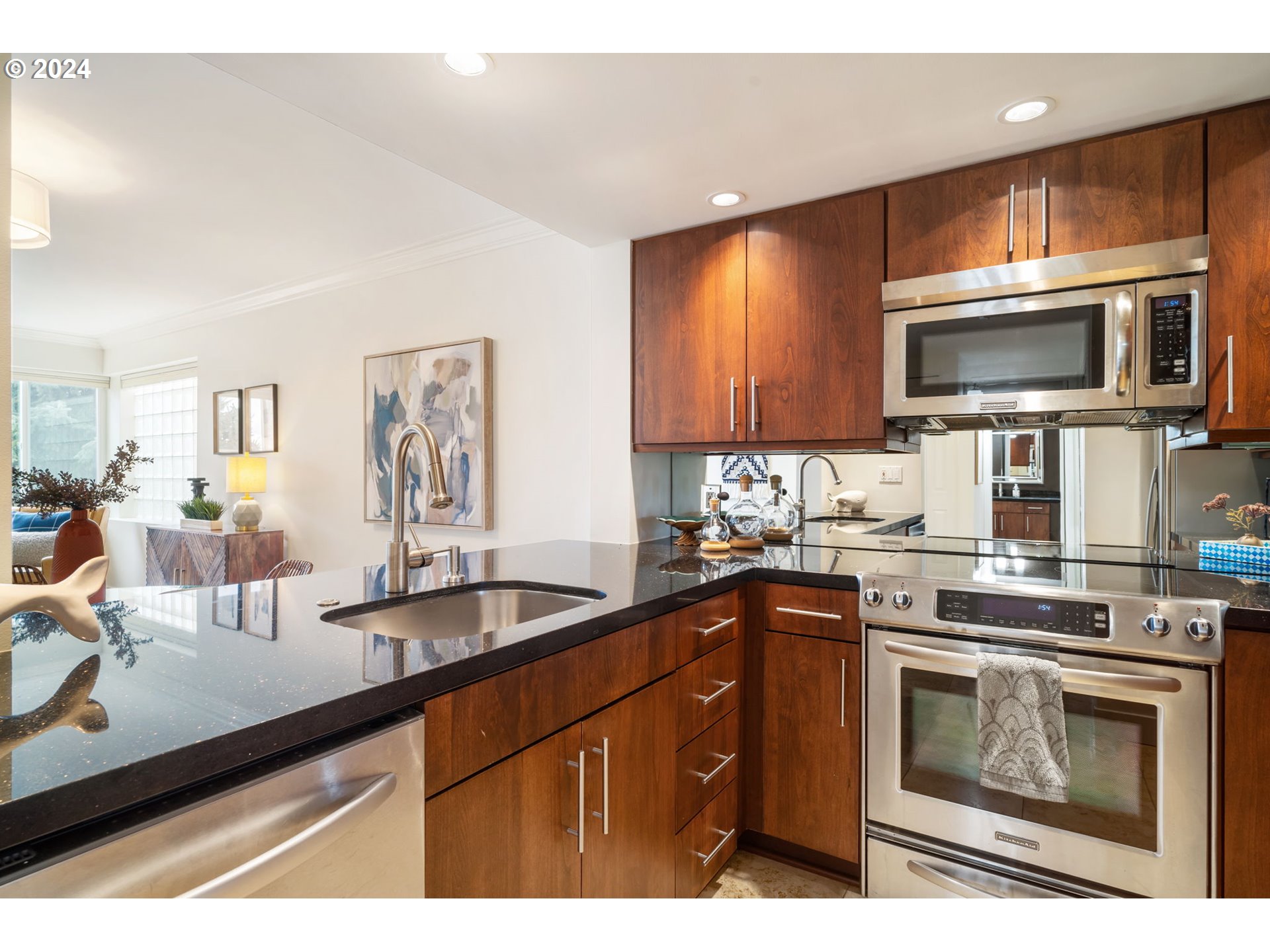 6645 West Burnside Road, Unit 534 Portland, OR 97225 - Photo 15 of 41 Gallery Image 15