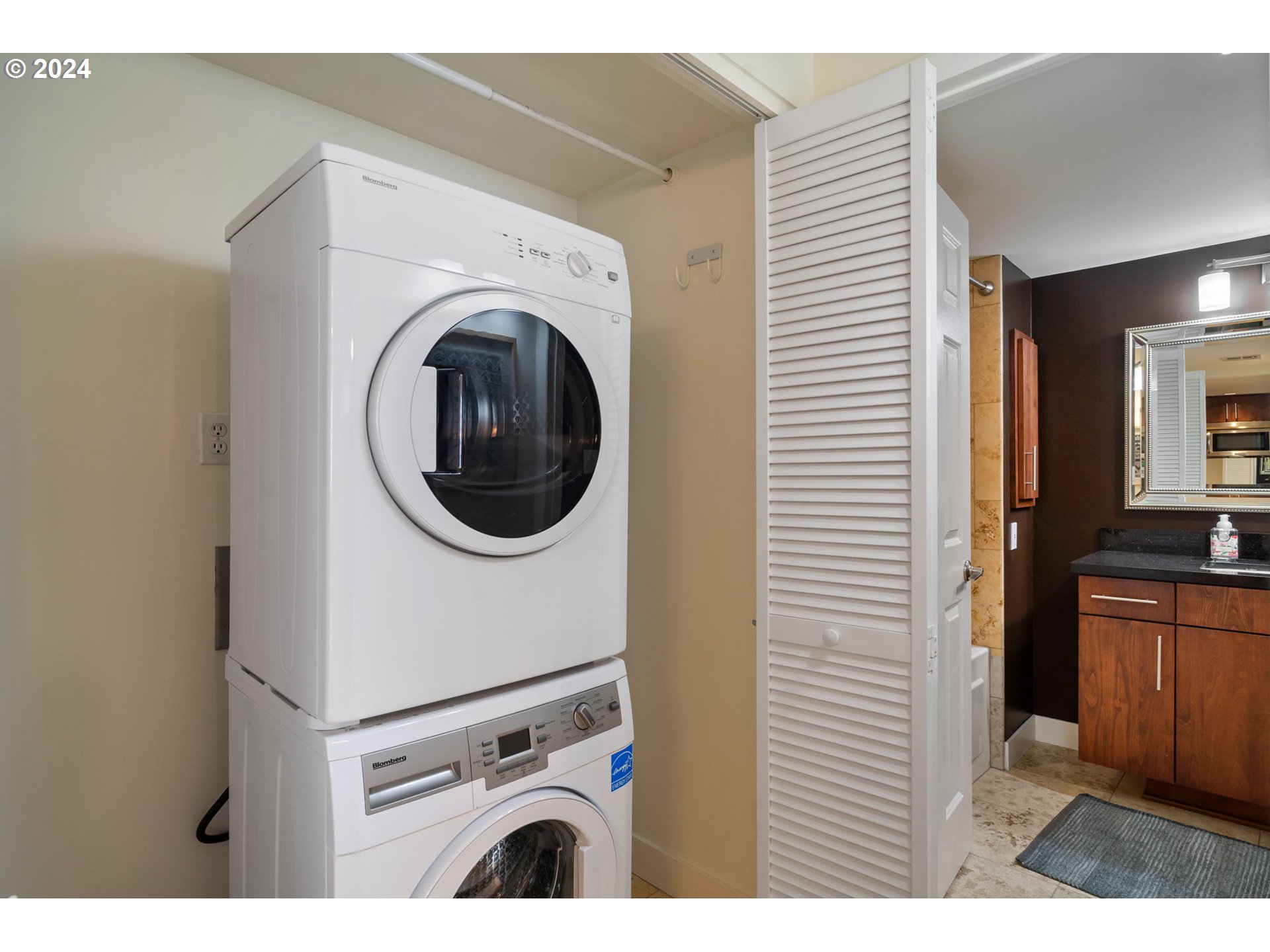 6645 West Burnside Road, Unit 534 Portland, OR 97225 - Photo 25 of 41 Gallery Image 25
