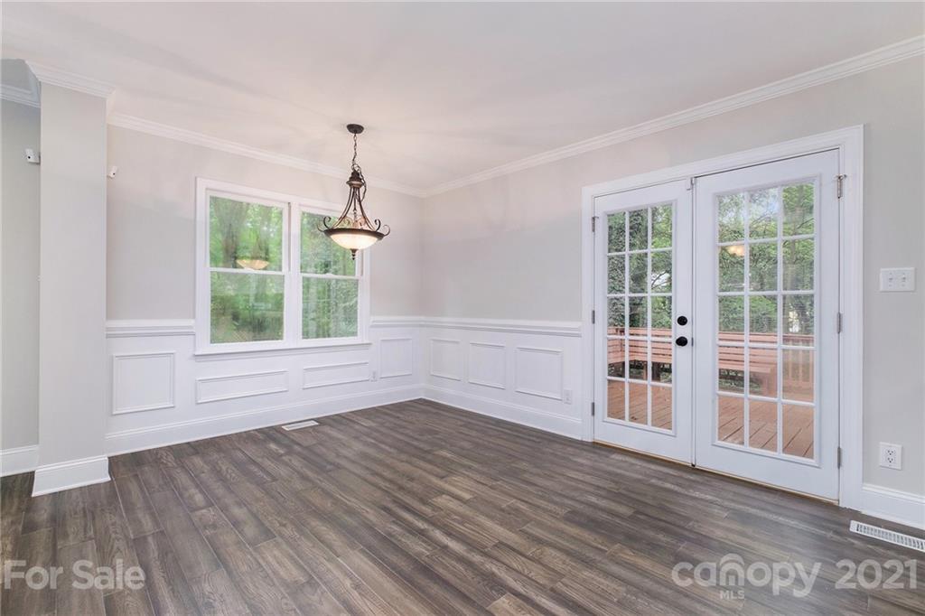 820 Lochridge Road Charlotte, NC 28209 - Photo 11 of 30 Gallery Image 11