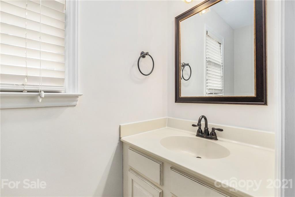 820 Lochridge Road Charlotte, NC 28209 - Photo 13 of 30 Gallery Image 13