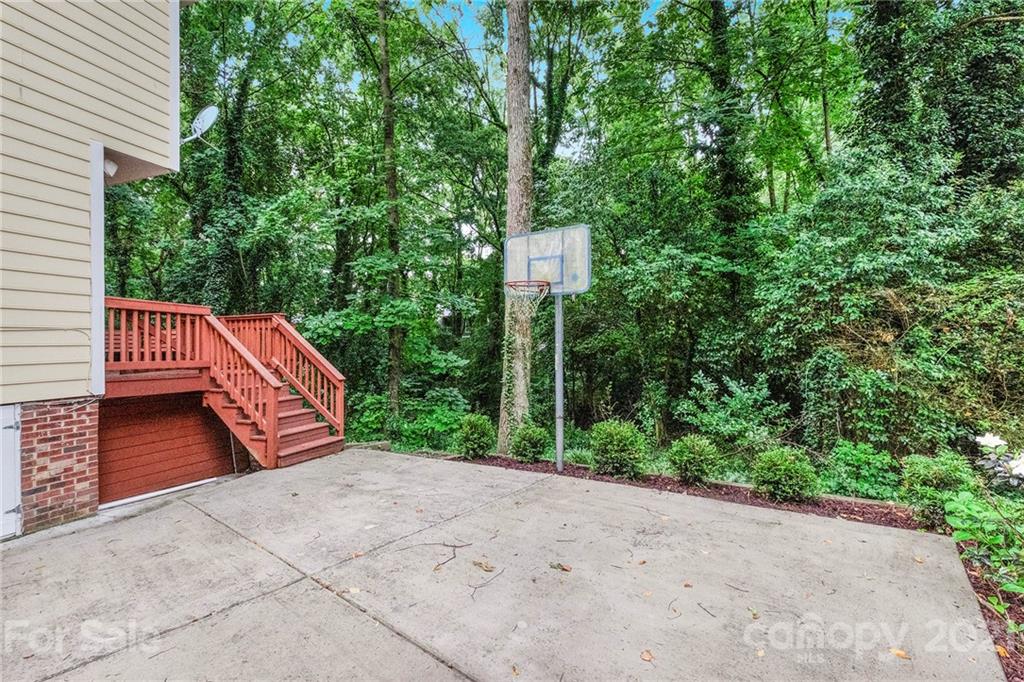 820 Lochridge Road Charlotte, NC 28209 - Photo 28 of 30 Gallery Image 28