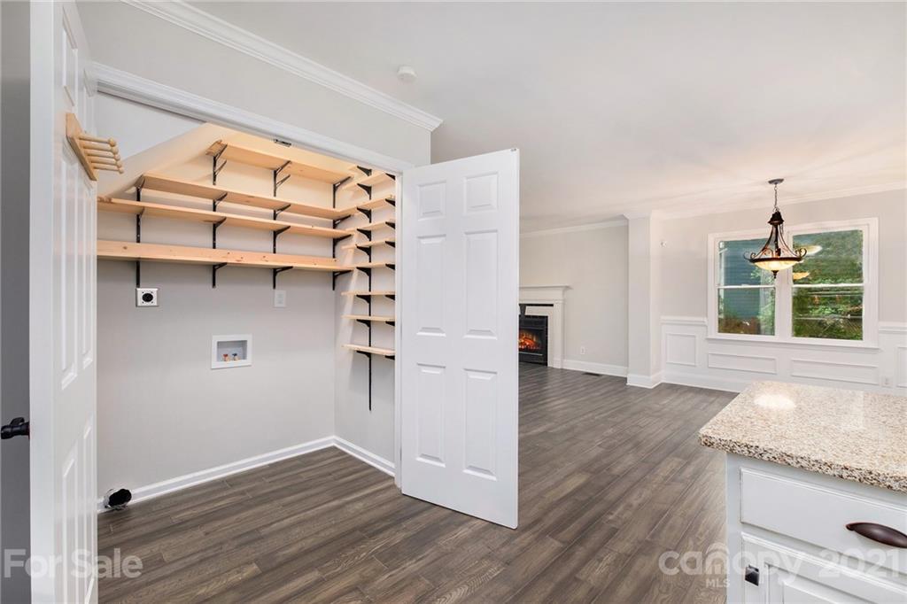 820 Lochridge Road Charlotte, NC 28209 - Photo 6 of 30 Gallery Image 6