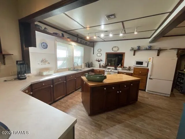 $2,500 | 411 Wiggins Road, Lafayette, LA 70503