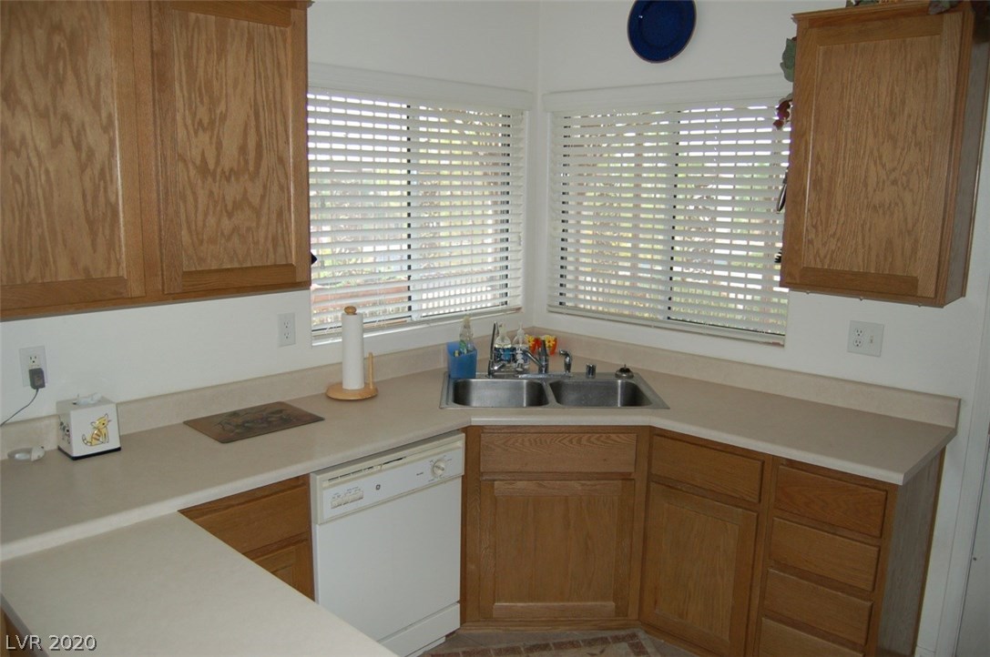 3083 Monroe Park Road Henderson, NV 89044 - Photo 6 of 19 Gallery Image 6